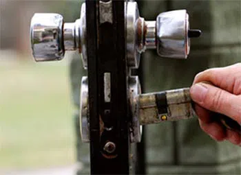 Chicago Lock And Doors Chicago, IL 312-585-3792 Chicago Lock And Doors Chicago, IL 312-585-3792